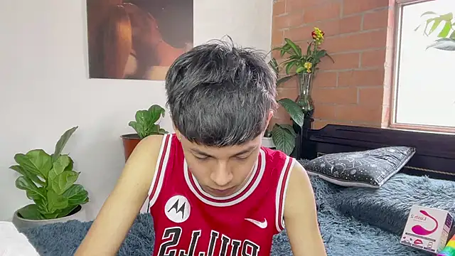 andy_belier23 (M twink) - masturbacion one hour