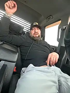 beardedtattood (Ask my age) - So horny and Soo hard 😈😈