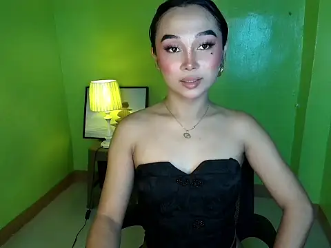 tscyra_foxxx (T teen) - play with me until we cum togethere