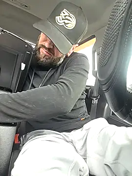 beardedtattood (Ask my age) - So horny and Soo hard 😈😈