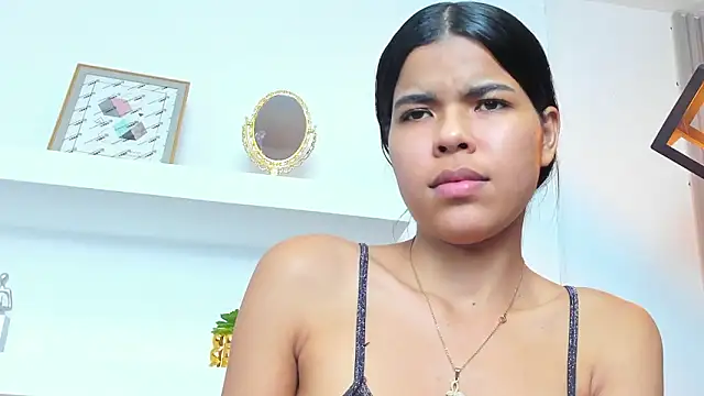 isabellamonet - IsabellaMonet's free webcam - UK Sex Cams