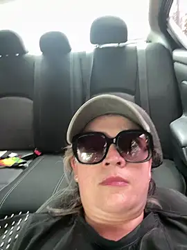 sophie_lopez1 (F milf) - I'm on the street, I want to be naughty