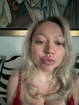 Webcam Model (misstitmouseofficial)  is live.Free join now!