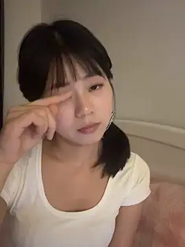 nana-3 - Nana-3's free webcam