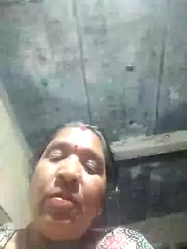 online live sex chat Loomaraj