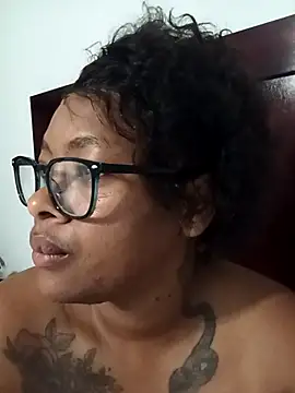 Webcam Model (CuteHoney92)  is live.Free join now!