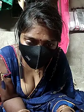 Webcam Model (Arti032)  is live.Free join now!