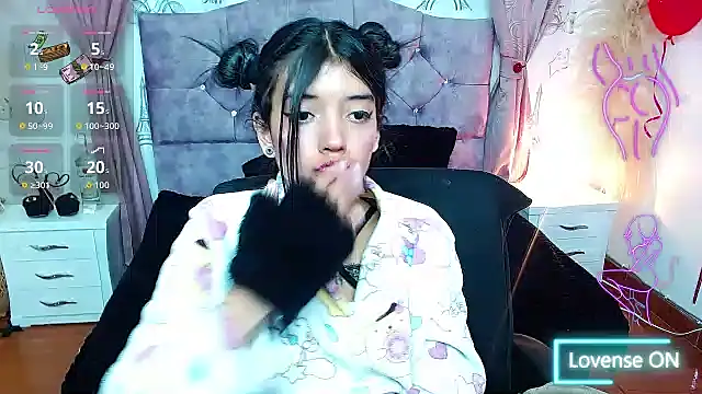 esmeralda-18 - Esmeralda-18's free webcam