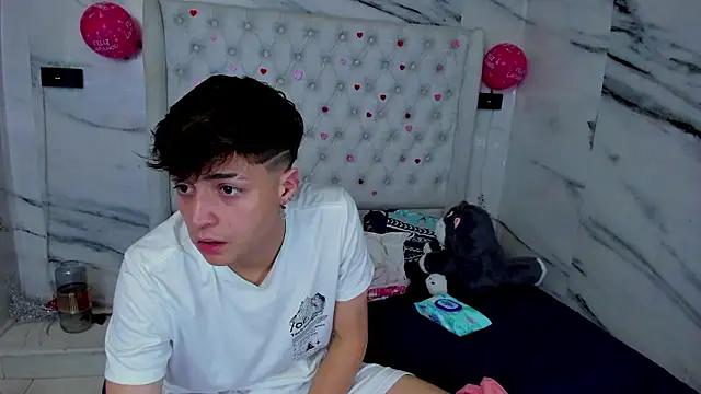 ari_and_storm (G young) - 🍆🔥Suck pussy +  1 finger inside 🔥