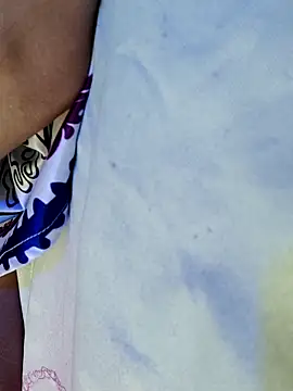 queensoreal (Ask my age) - make me happy ,naked and cum