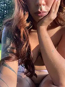 alicemrtnz - AliceMrtnz's free webcam - UK Sex Cams