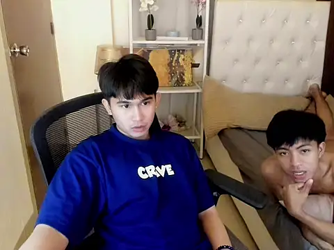 davincihugecock live sex cam