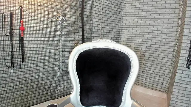 briana_24 (F teen) - 🌸SLAPPING THE FACE HARD💦🔥