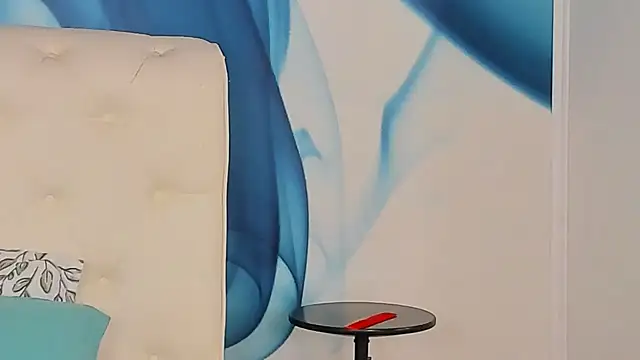 skinnydolly - SkinnyDolly's free webcam