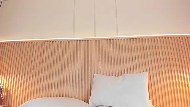 NahimiThompson webcam