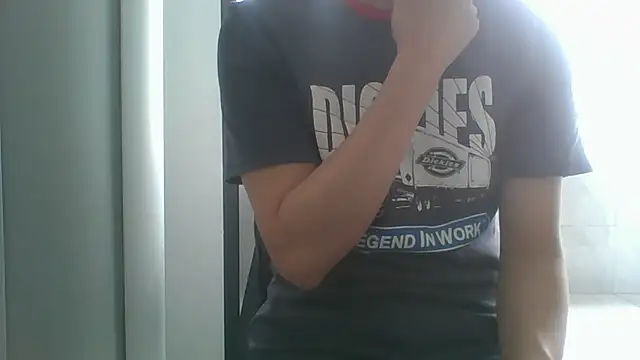 nole_china7 (Ask my age) - talk / fun / cum