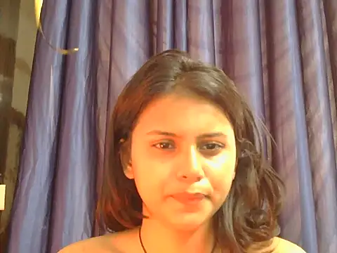 piyyuu (F young) - boobs show