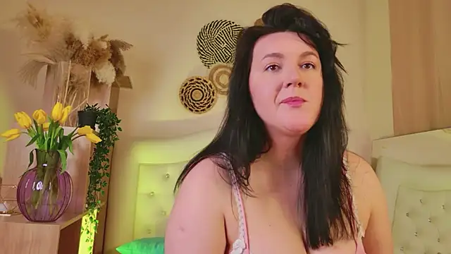 love_me__tonight_ (F young) - Sexy moves for you🤤