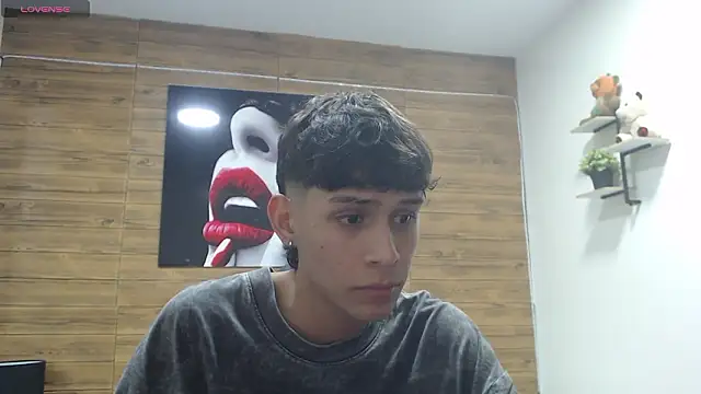 draxblade09 (M twink) - SHow ass naked+ doggy