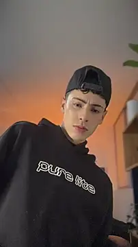 sebastian_reed (M young) - 🖤 Show my hard cock