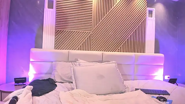 sofi_cutess (F teen) - finger in ass