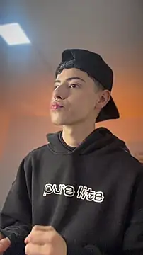 sebastian_reed (M young) - 🖤 Show my hard cock