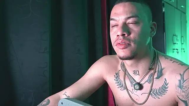 alphamasterxxx - AlphaMasterXxx's free webcam