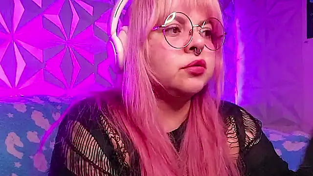 Satyn_doll live sex cam