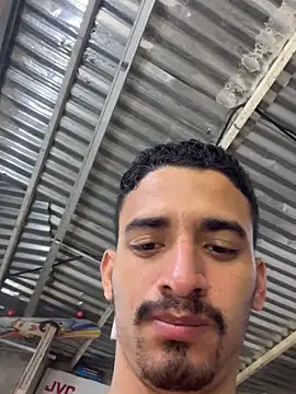 ikaro21 Live Webcam on Stripchat