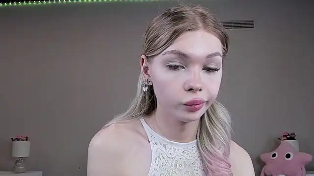 Blondy_Fina's live cam