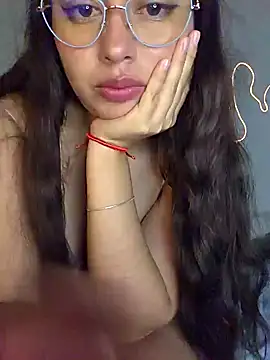 Webcam Model (Alissun_)  is live.Free join now!