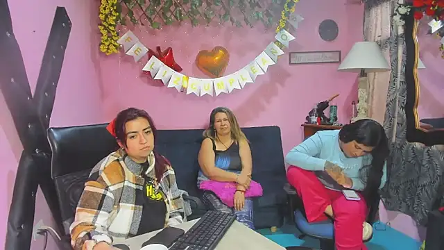 lesbiancuple - Lesbiancuple's free webcam - UK Sex Cams