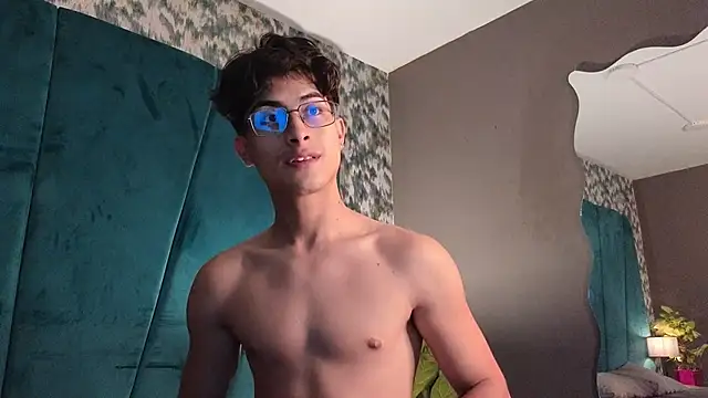 Aaron_Eze live sex cam