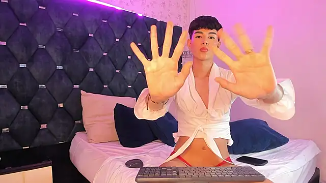 noah_lewiss live sex cam