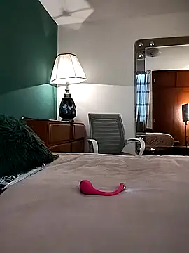 fallsforhersmile - FallsForHerSmile's free webcam