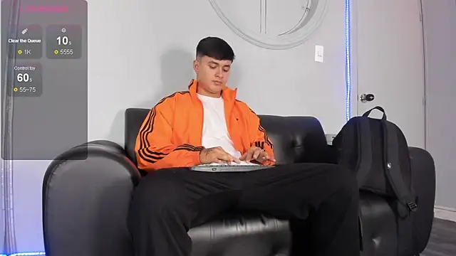 cristopher_strong - Cristopher_strong's free webcam - UK Sex Cams