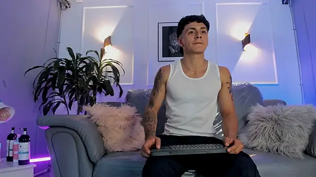 leo_santoro - Leo_santoro's free webcam - UK Sex Cams