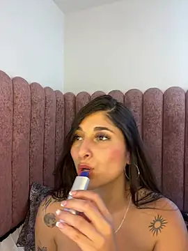 francescaskuirt - FrancescaSkuirt's free webcam - UK Sex Cams