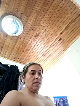 Webcam Model (maynor_1998)  is live.Free join now!