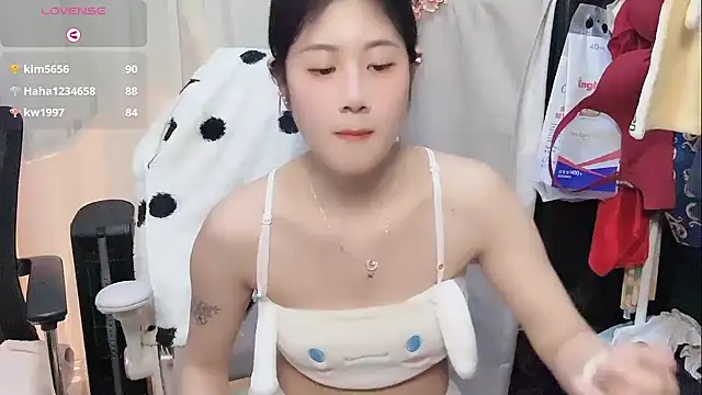 yvonne-07 - Yvonne-07's free webcam - UK Sex Cams