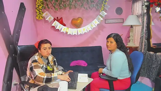 lesbiancuple live sex cam