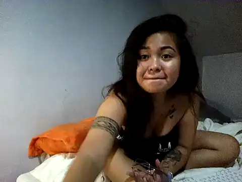 Chillntalkmami webcam stripchat model stream image