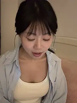 nana-3 - Nana-3's free webcam