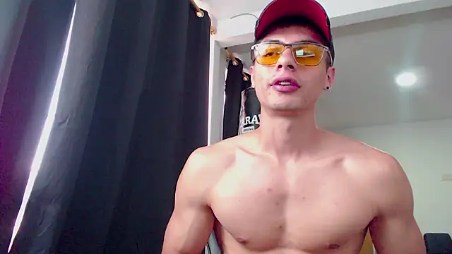 stiven_cl (M young) - Get Naked    +    Jerk Off 10 min