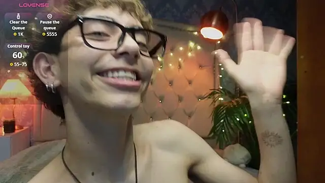 matty_sparkk (M twink) - 0 clothes on me, on my body 0 clothes