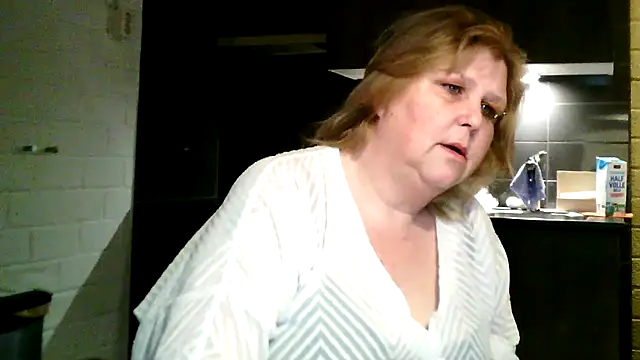 sylviastar46 (Ask my age) - Heerlijke neukbeurt live