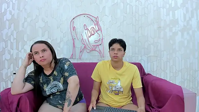 natasha_and_zoe webcam