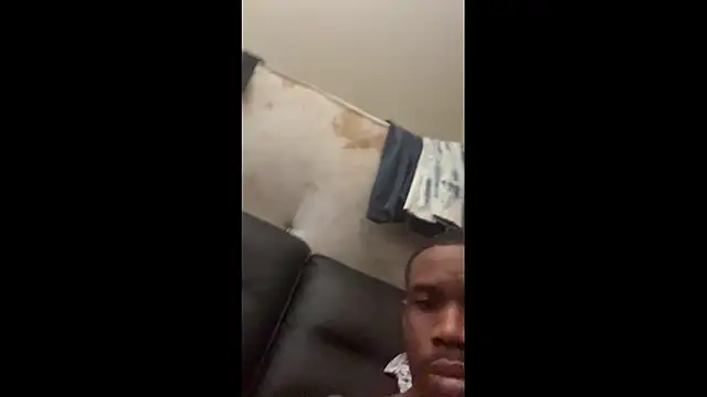 willie896 (M young) - Chilling