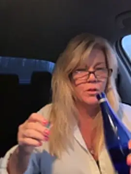 lenaxox (F mature) - Big squirt in your face