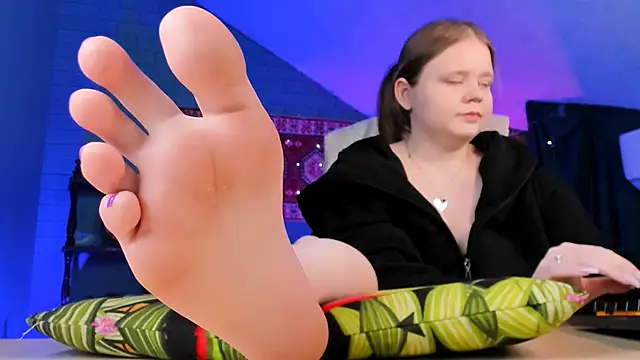 footfetish_baby - Footfetish_baby's free webcam